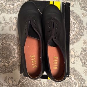 Bloch Tap shoes without laces NWT